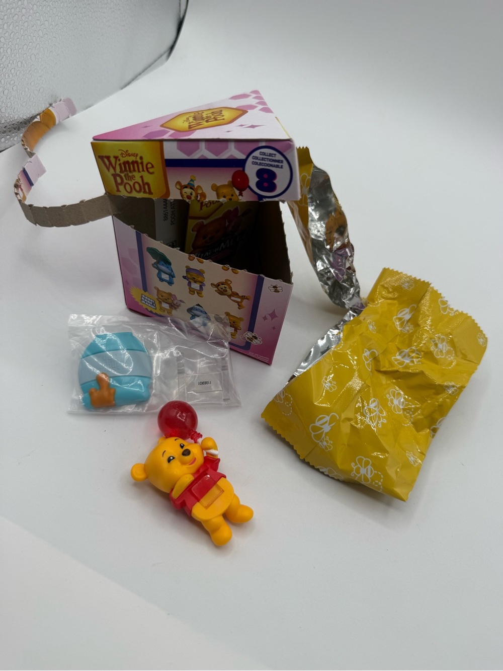 Attachmeez Winnie The Pooh With Balloon Open Box Brand New